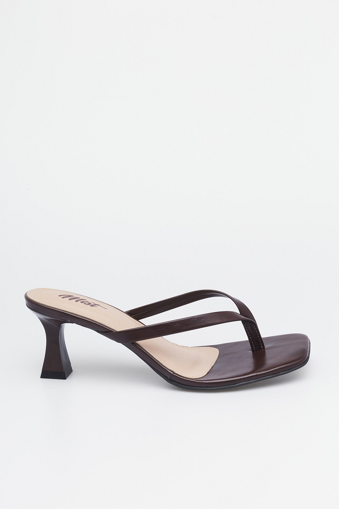Tamanco Maya Marrom com salto fino