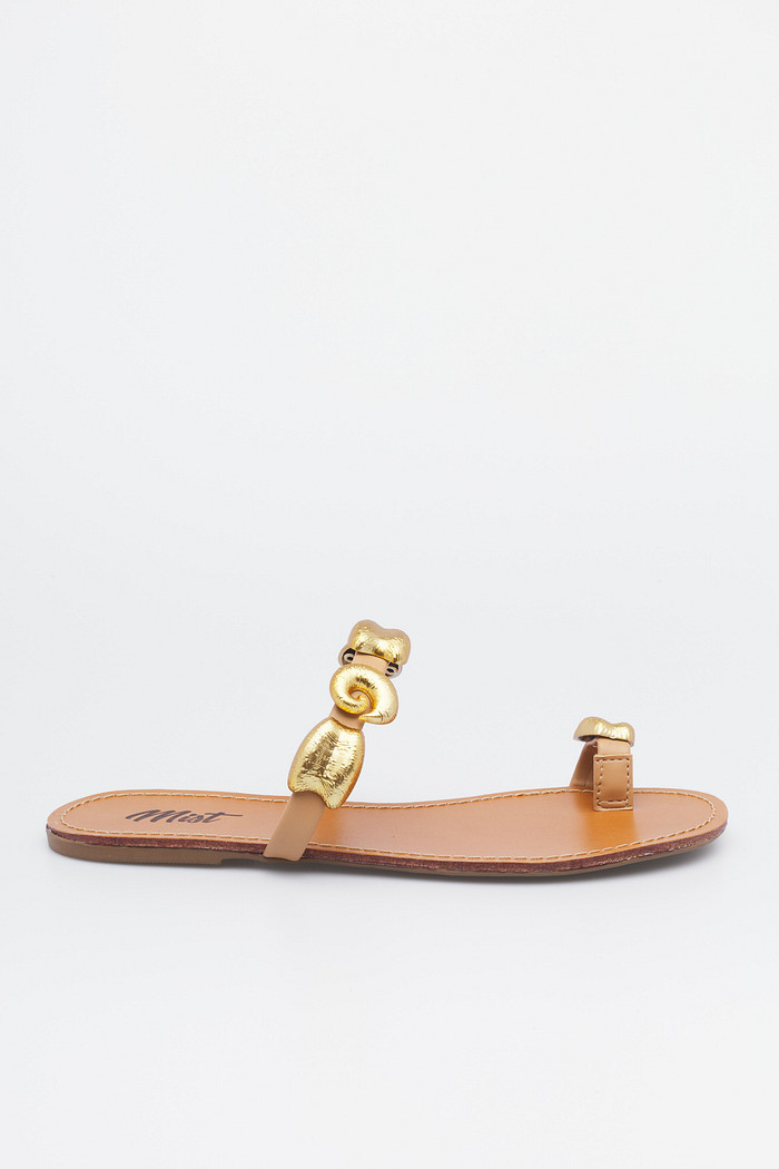 Rasteira Sienna Nude com conchas douradas