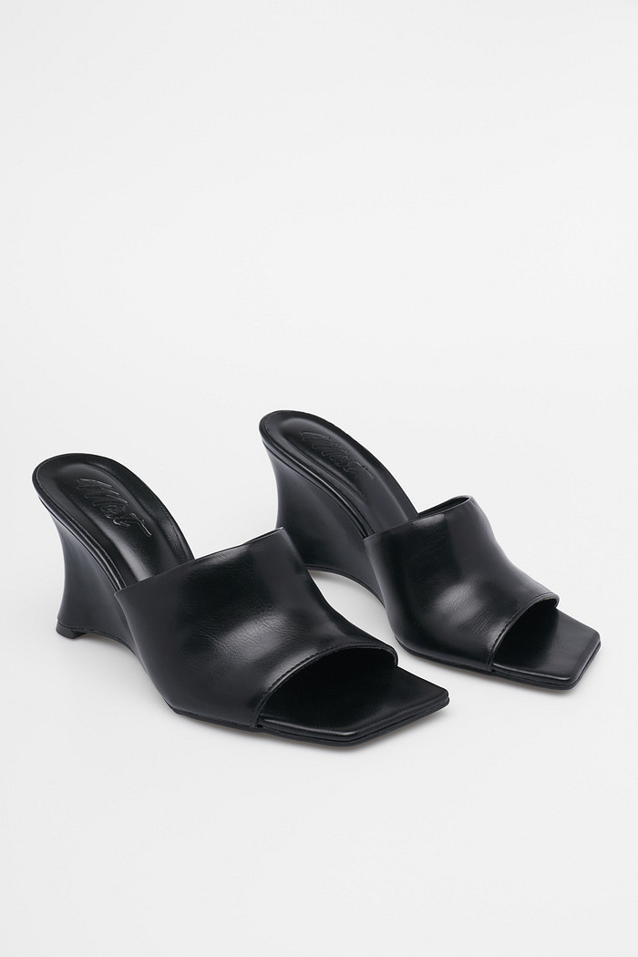 Tamanco Cissa Preto Salto Flare Moderno