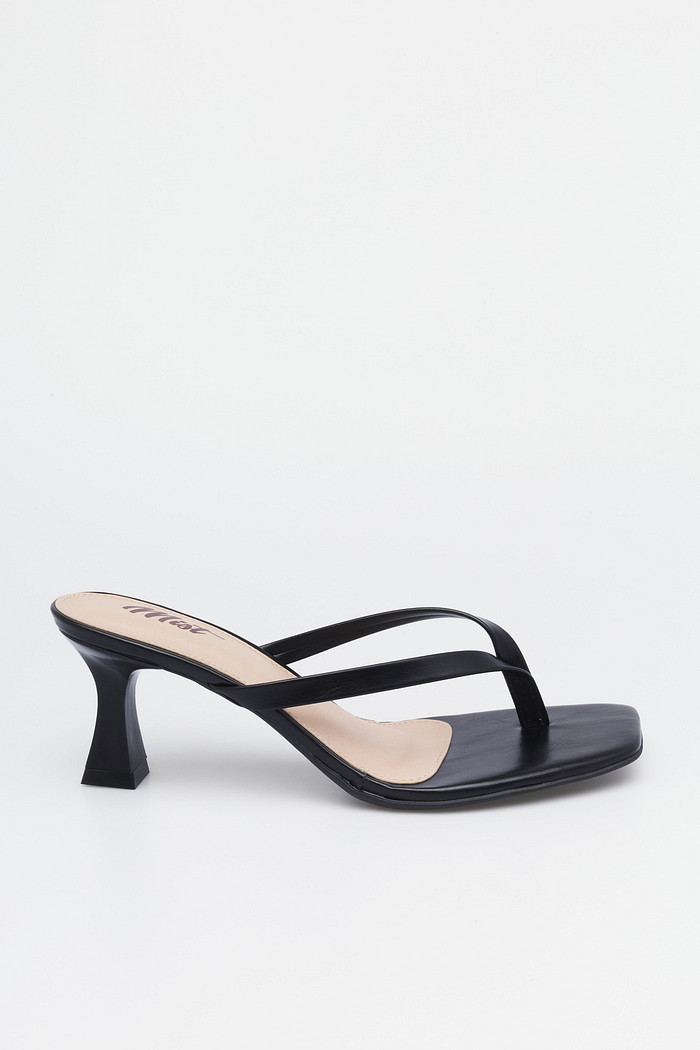 Tamanco Maya Preto com salto fino