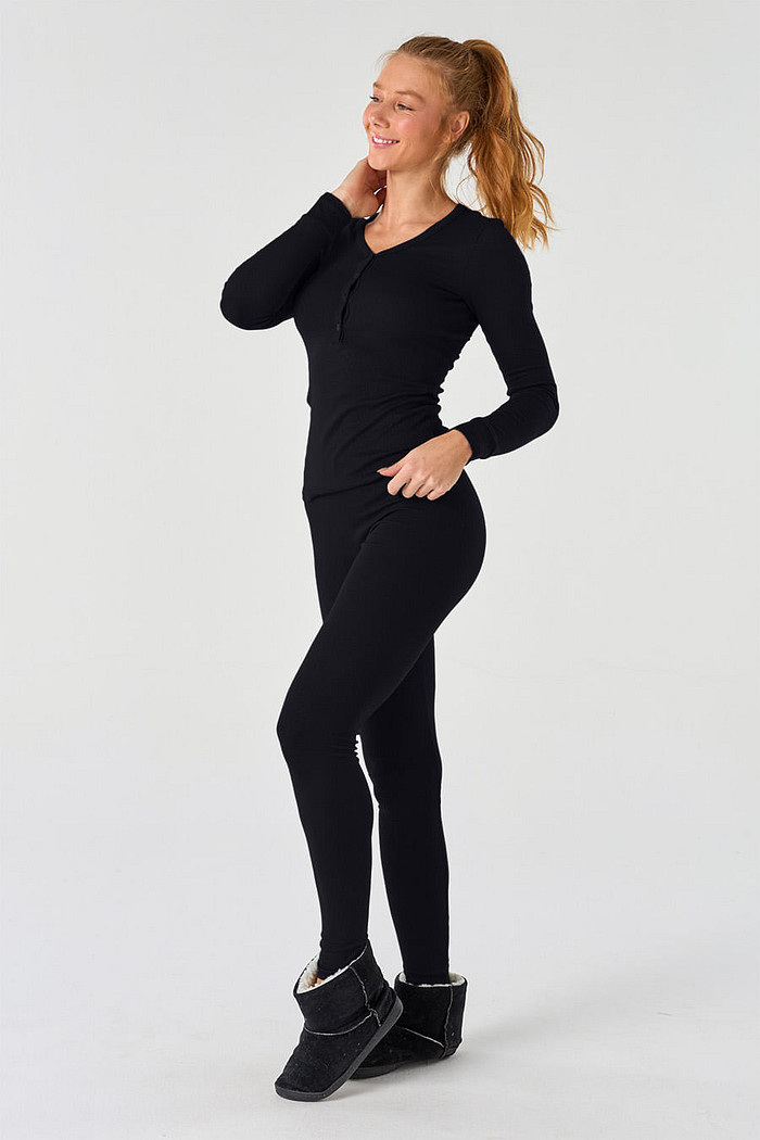 PIJAMA LONGO COM BOTÕES EM RIBANA DE VISCOSE - CLÁSSICO VISCOSE BLACK