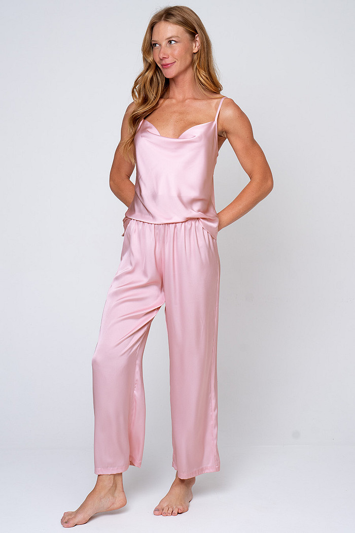 PIJAMA LONGO GOLA DEGAGÊ TOQUE DE SEDA - CLÁSSICO ACETINADO PINK GLOSS