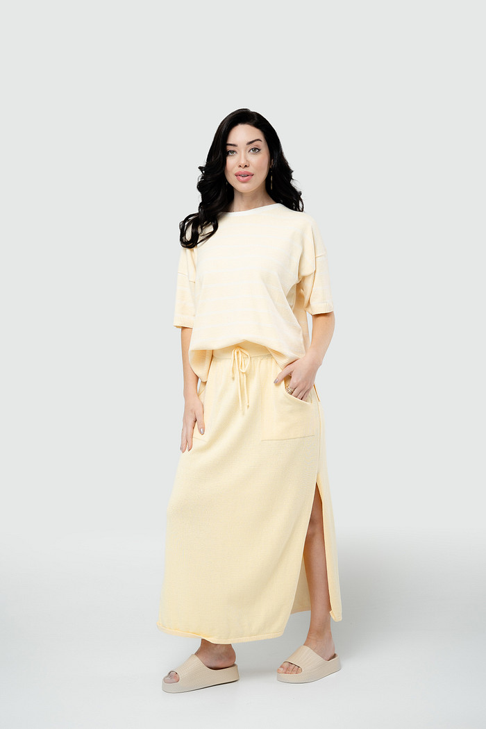 Blusa Listra Tricot Gola Redonda com Manga - Amarelo Manteiga