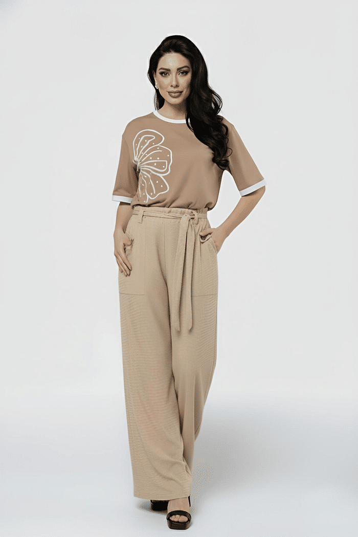 T-Shirt Oversized com Aplicação - Bege