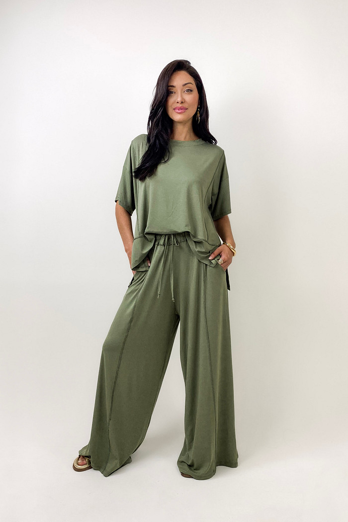 Conjunto com Blusa e Calça Oversized - Verde Oliva