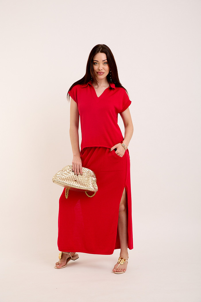 Blusa Tricot Decote V e Gola - Vermelha