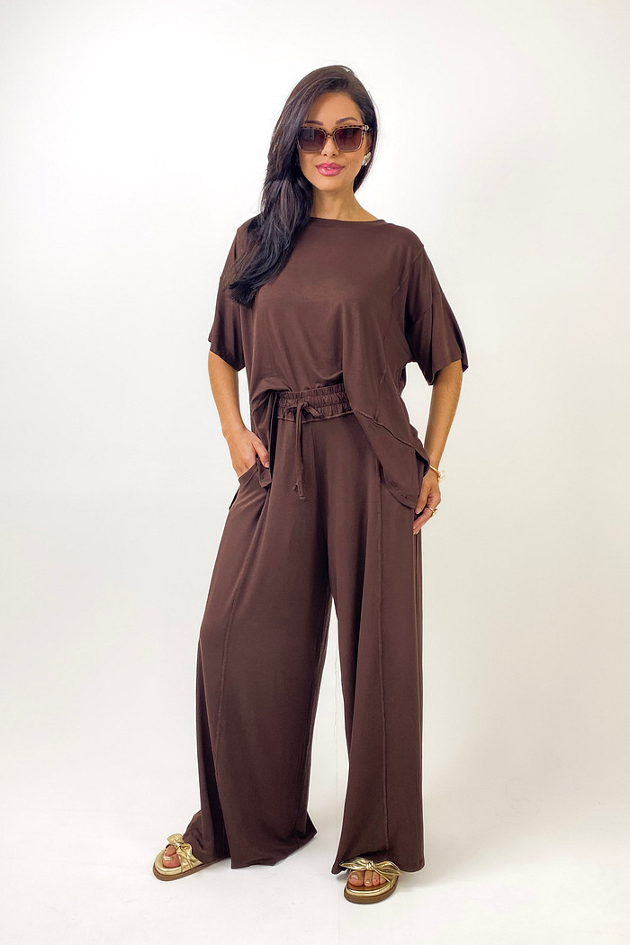 Conjunto com Blusa e Calça Oversized - Marrom