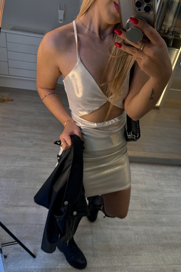 Vestido curto dourado beatriz