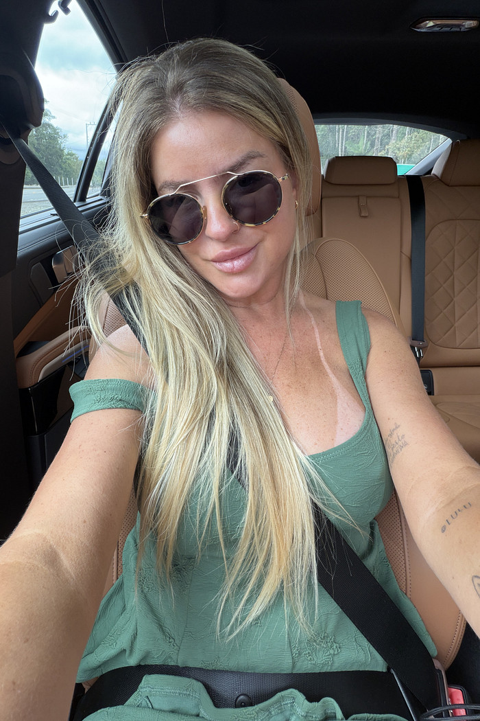 Conjunto blusa regata com babados e saia texturizado Eva