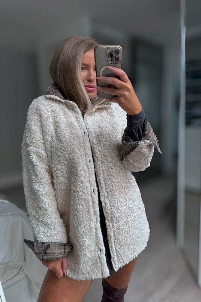 Casaco dupla face xadrez com pelos