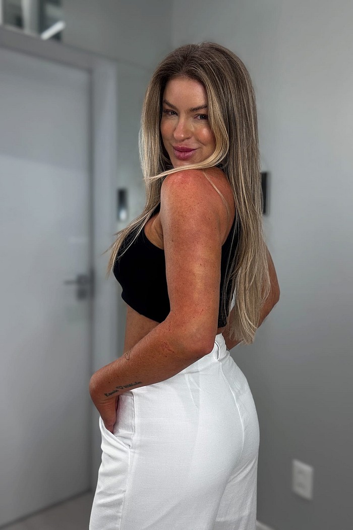 Cropped regata canelado preto Duda