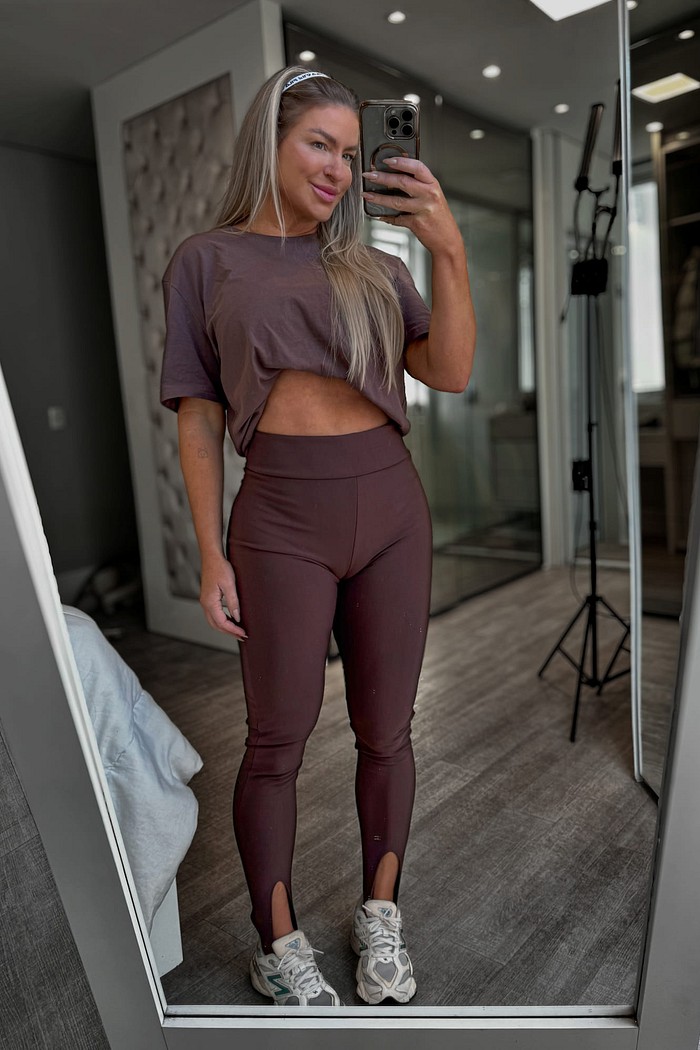 Calça legging com pezinho Lavínia