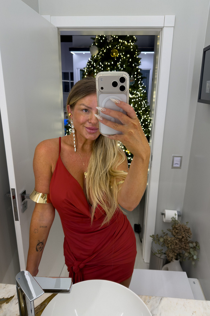 vestido curto de alcinha Victória