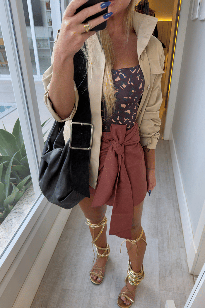 Saia de linho com detalhe em amarração ami