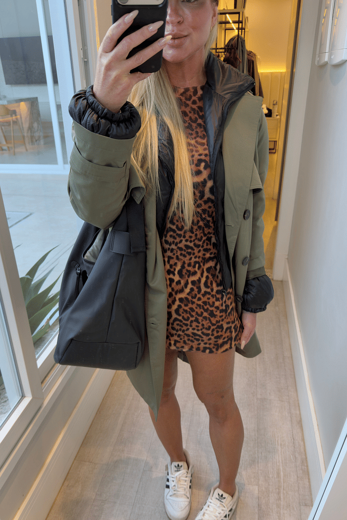 Sobretudo com amarração Mirela