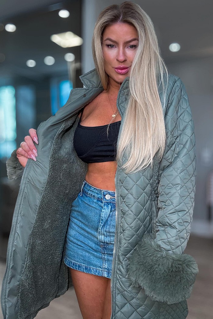 Jaqueta em tactel com pelos e detalhes em costura Júlia