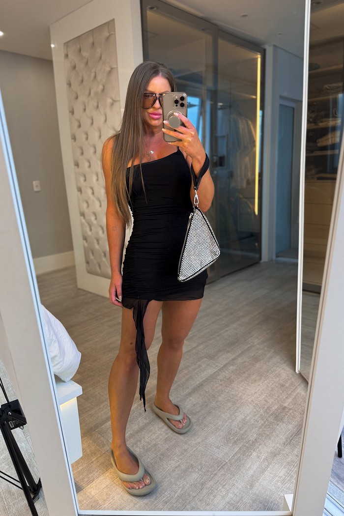 Vestido curto de tule preto