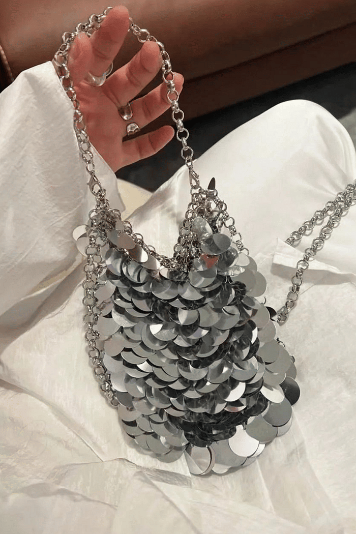 Bolsa bag prata com aplicações de paetê