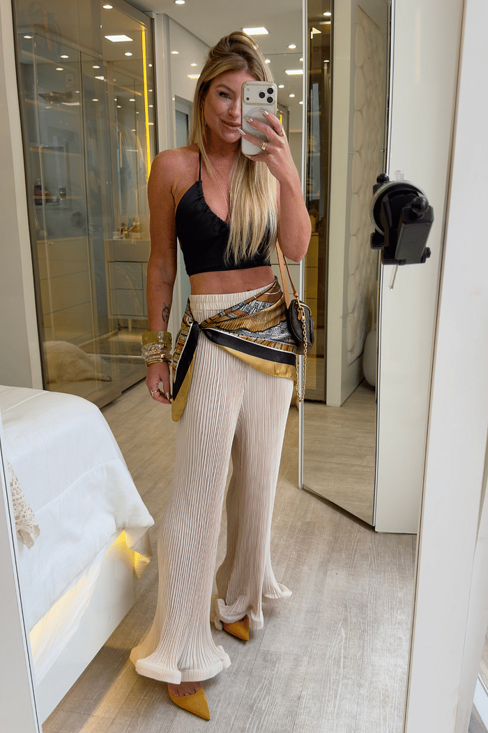 Calça flare Plissada