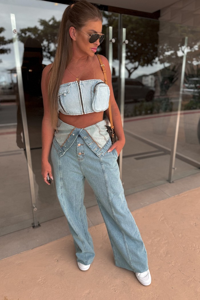 Cropped jeans com bolsos e zíper