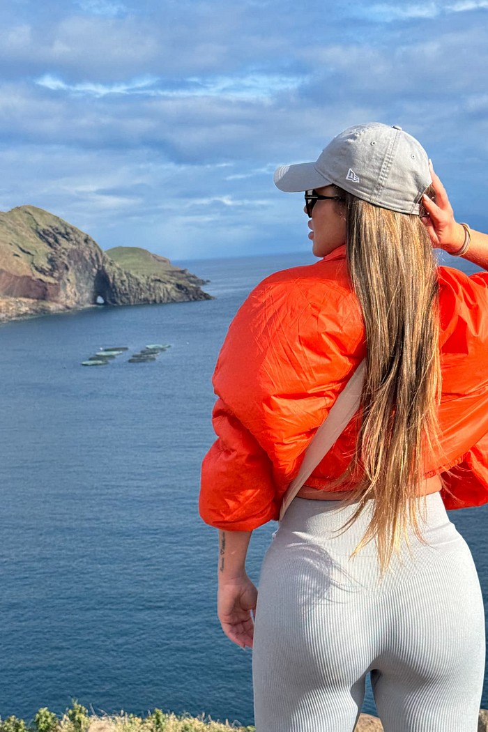 Casaco corta vento berry