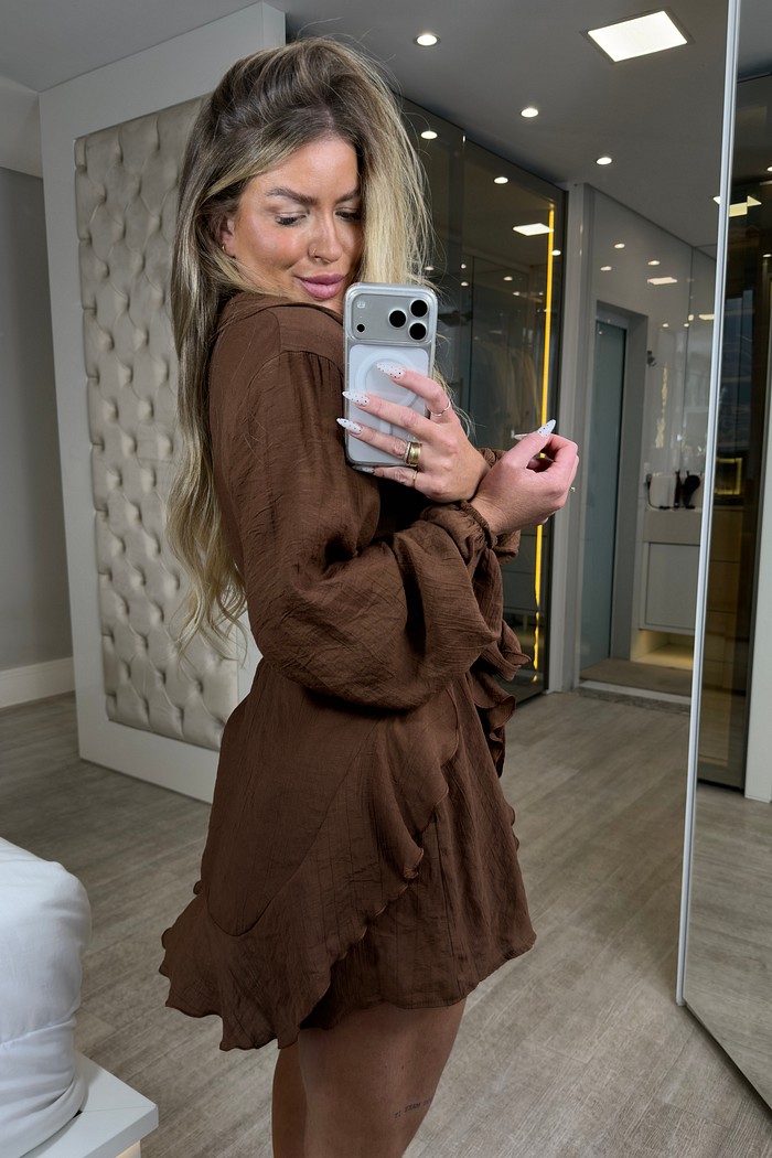 Conjunto camisa e saia transpassada de babados Bruna