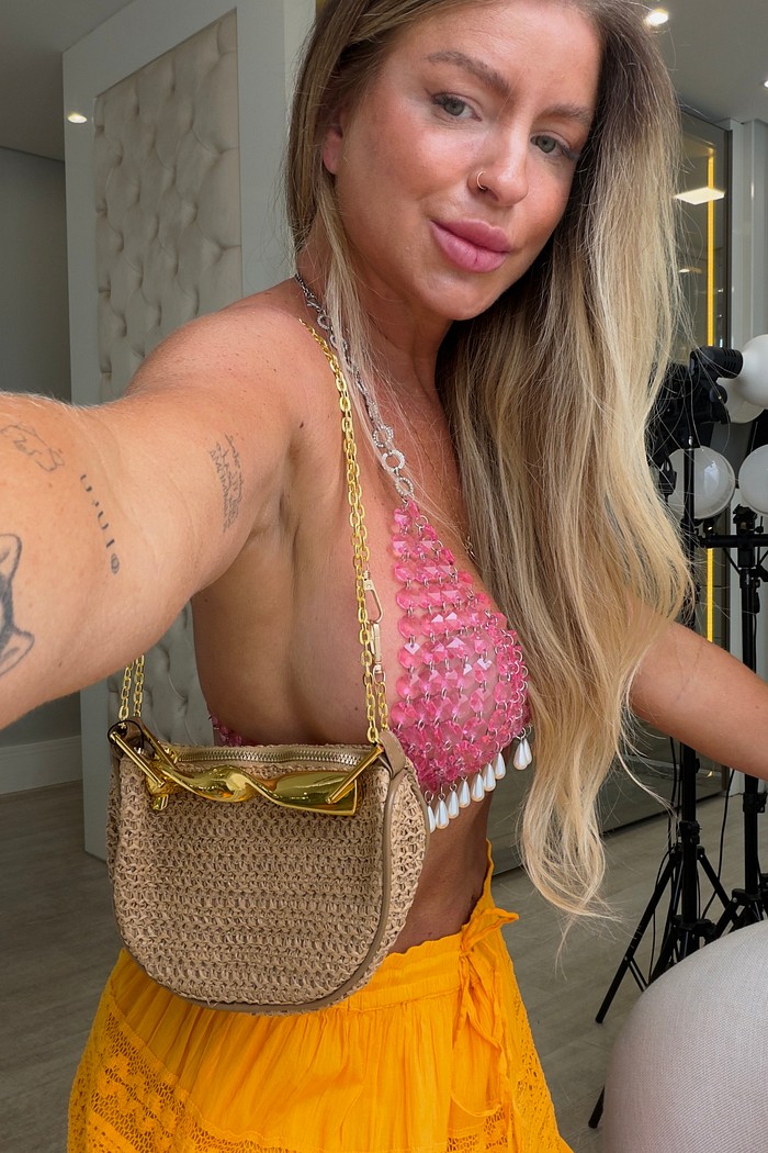 Bolsa de palha meia lua com alça de Corrente