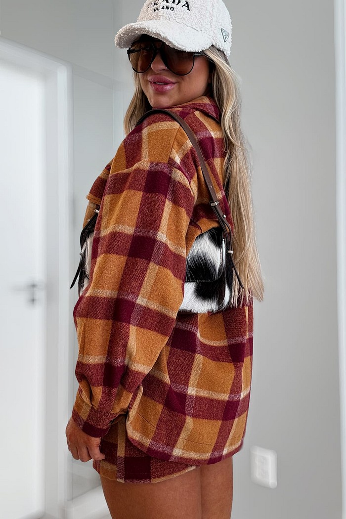 Saia de lã xadrez licor de cereja