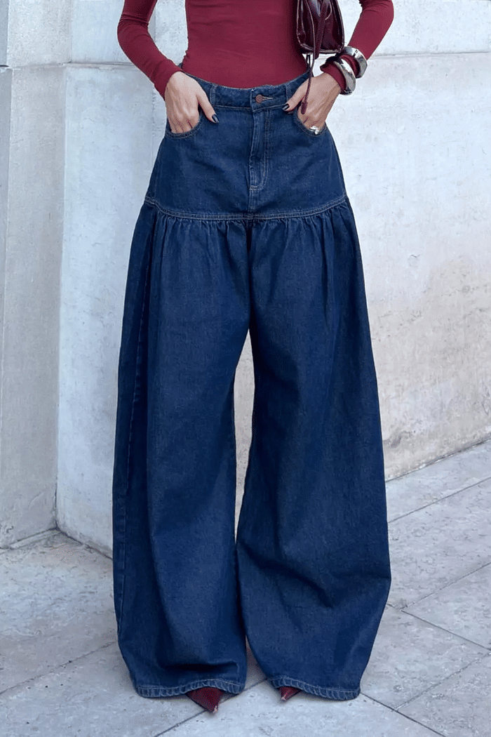 Calça jeans pantalona franzida Ella