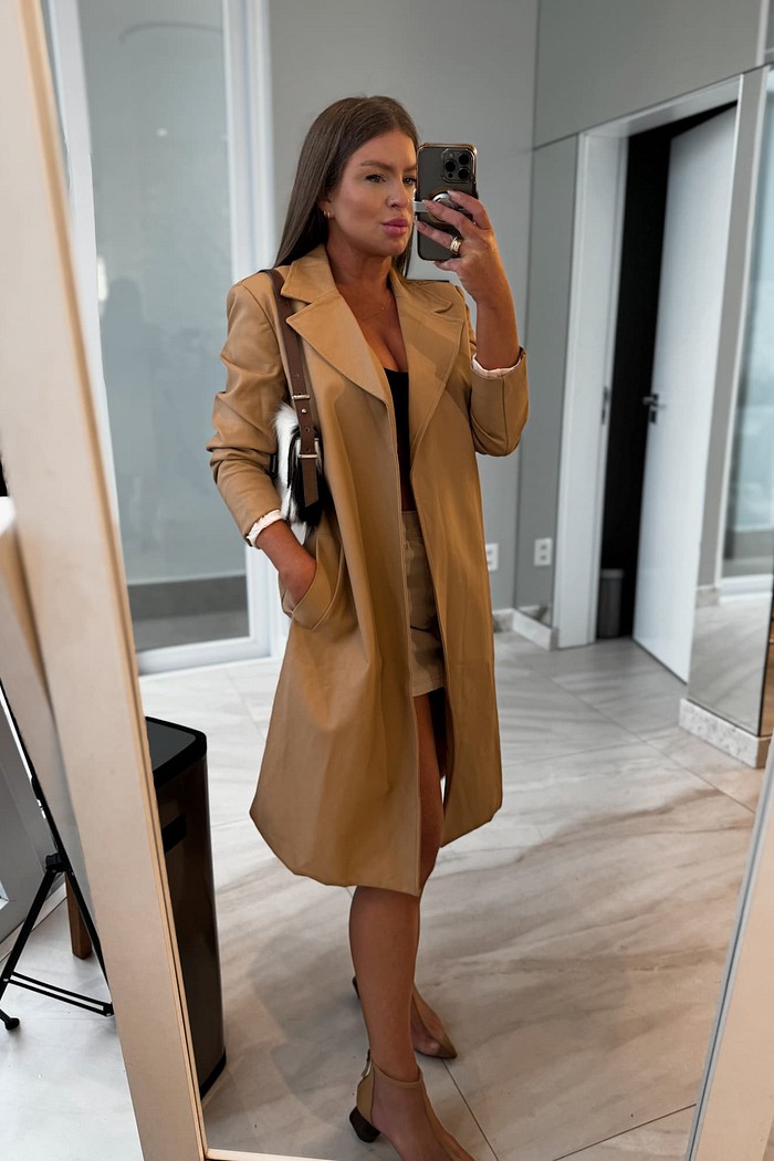 Casaco sobretudo em couro sintético