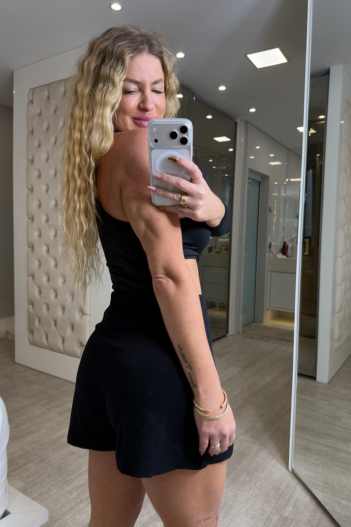 Short saia com fenda frontal Aghata