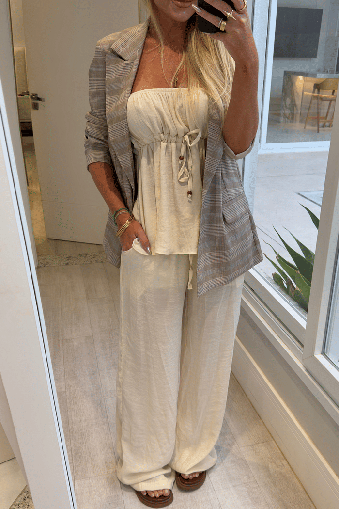 Blusa tomara que caia em crepe Flora