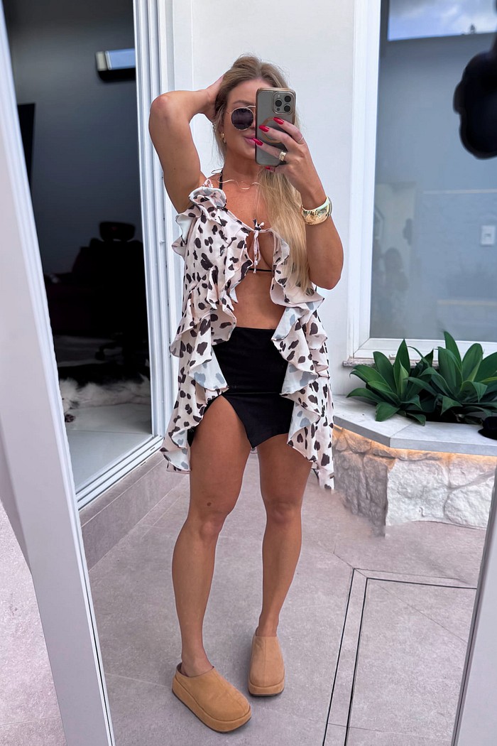 Blusa bata com babados estampa vaquinha