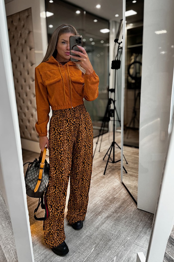 Calça Lia estampa de onça