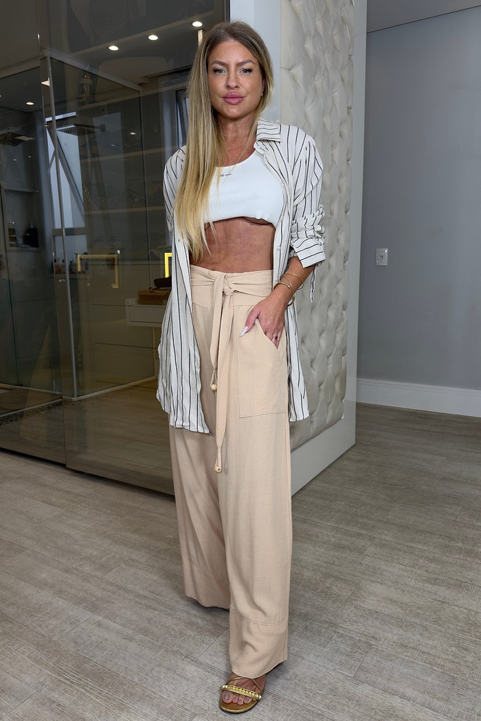 Calça pantalona com amarração  em viscolinho Elisa