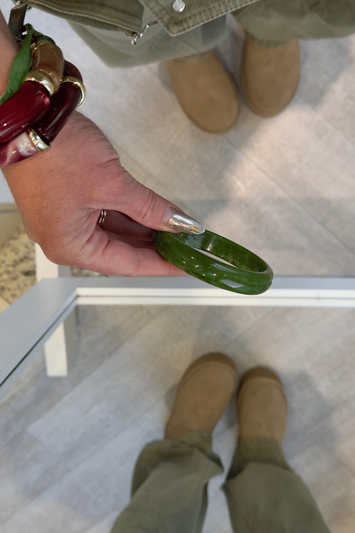 Bracelete resinado verde liso