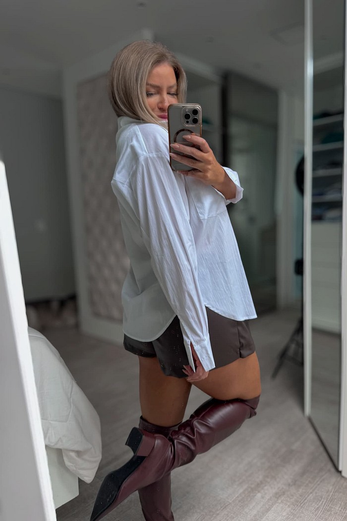 Camisa alongada com detalhes em pregas