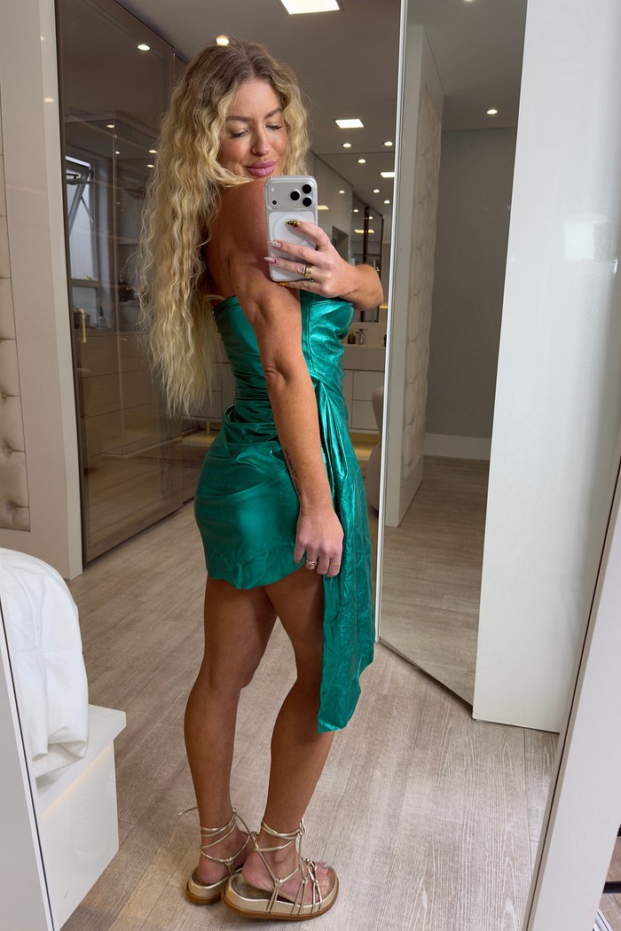 Vestido curto tomara que caia com cauda lateral Ariel