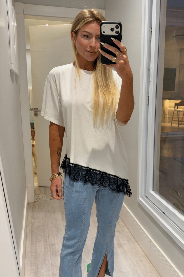 Camisa assimétrica com renda Léia