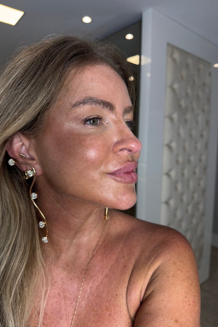 Brinco pendurado Pontos de luz dourado