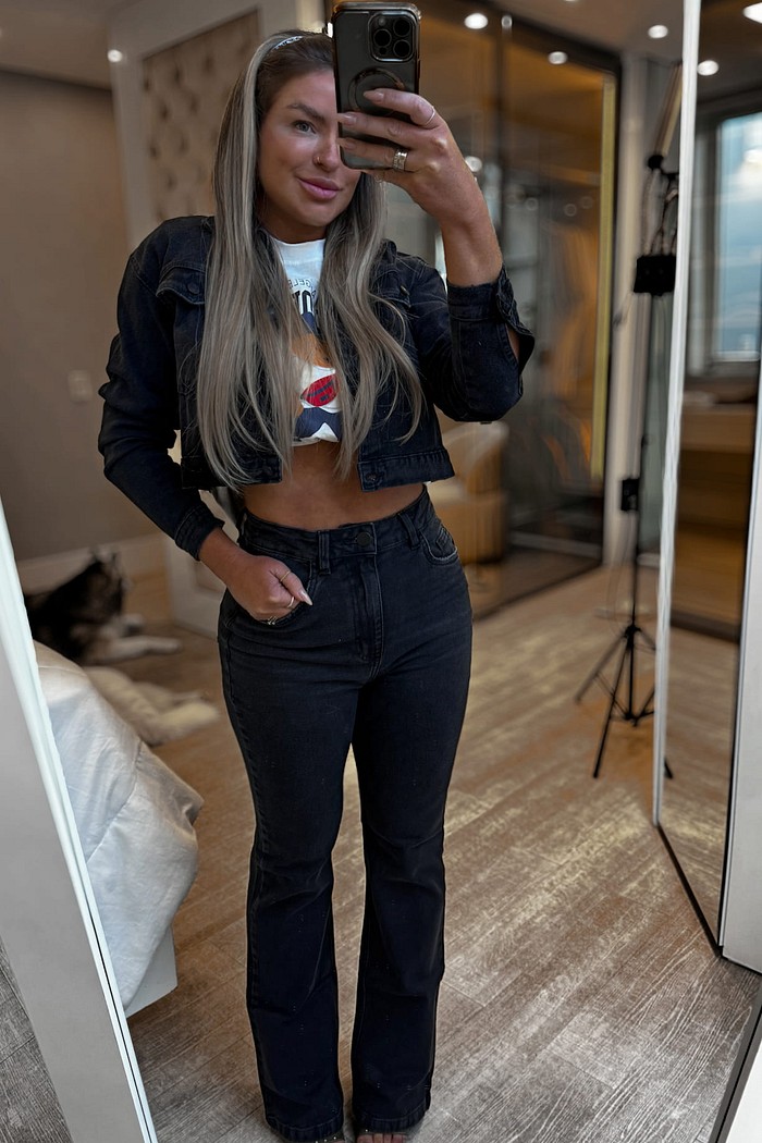 Calça jeans slim body preta Eduarda