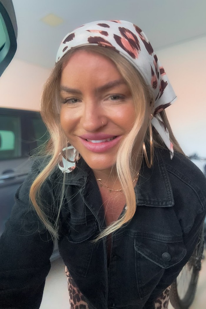 Lenço off white com estampa onça