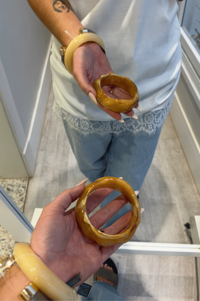 Bracelete acrílico caramelo