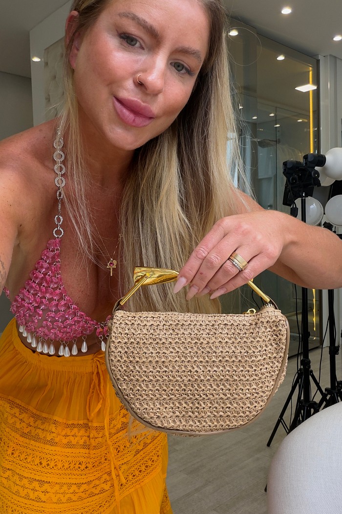 Bolsa de palha meia lua com alça de Corrente