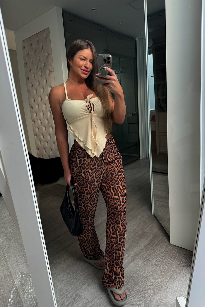 Cropped assimétrico frente única