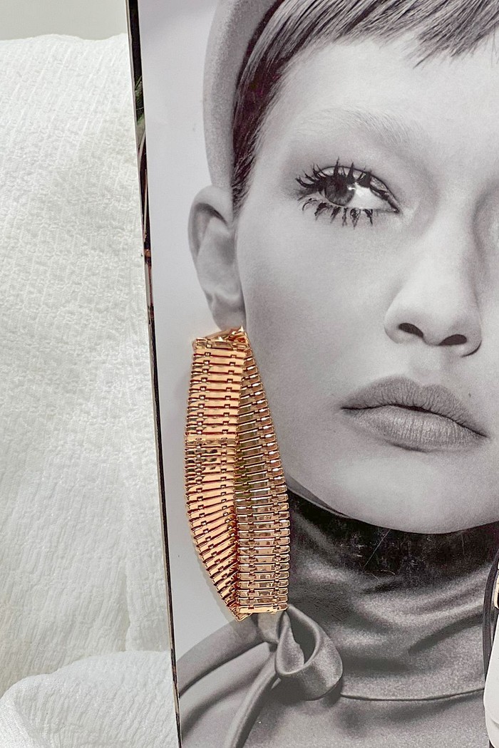 Brinco dourado malha dupla