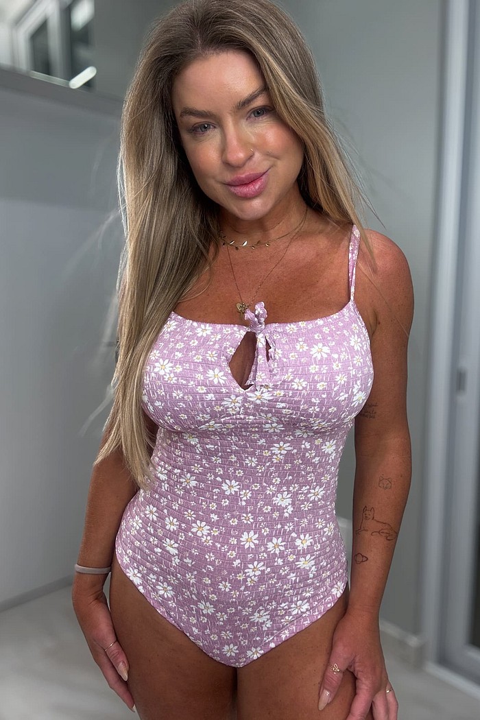 Body alcinhas lilás com flores brancas