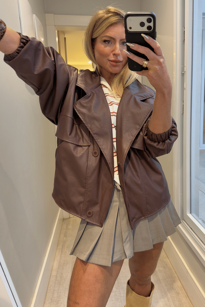 Saia colegial em linho Tamires