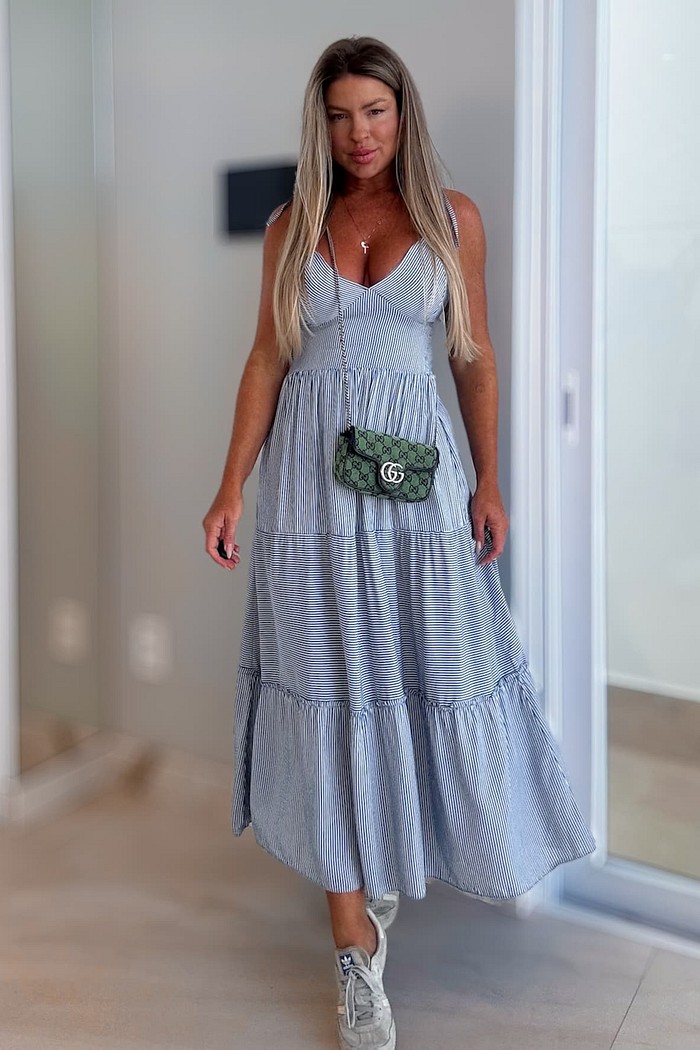 Vestido midi listrado com babados Olívia