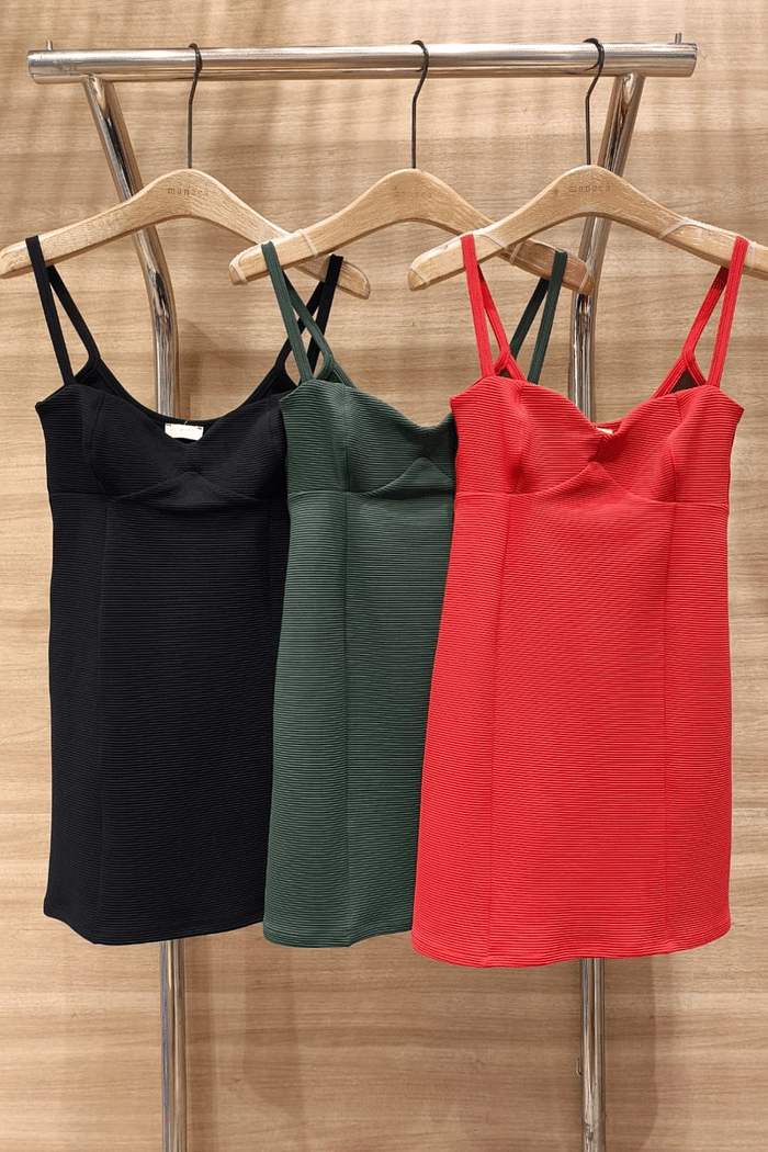 Vestido curto de alcinhas malha canelada Eva